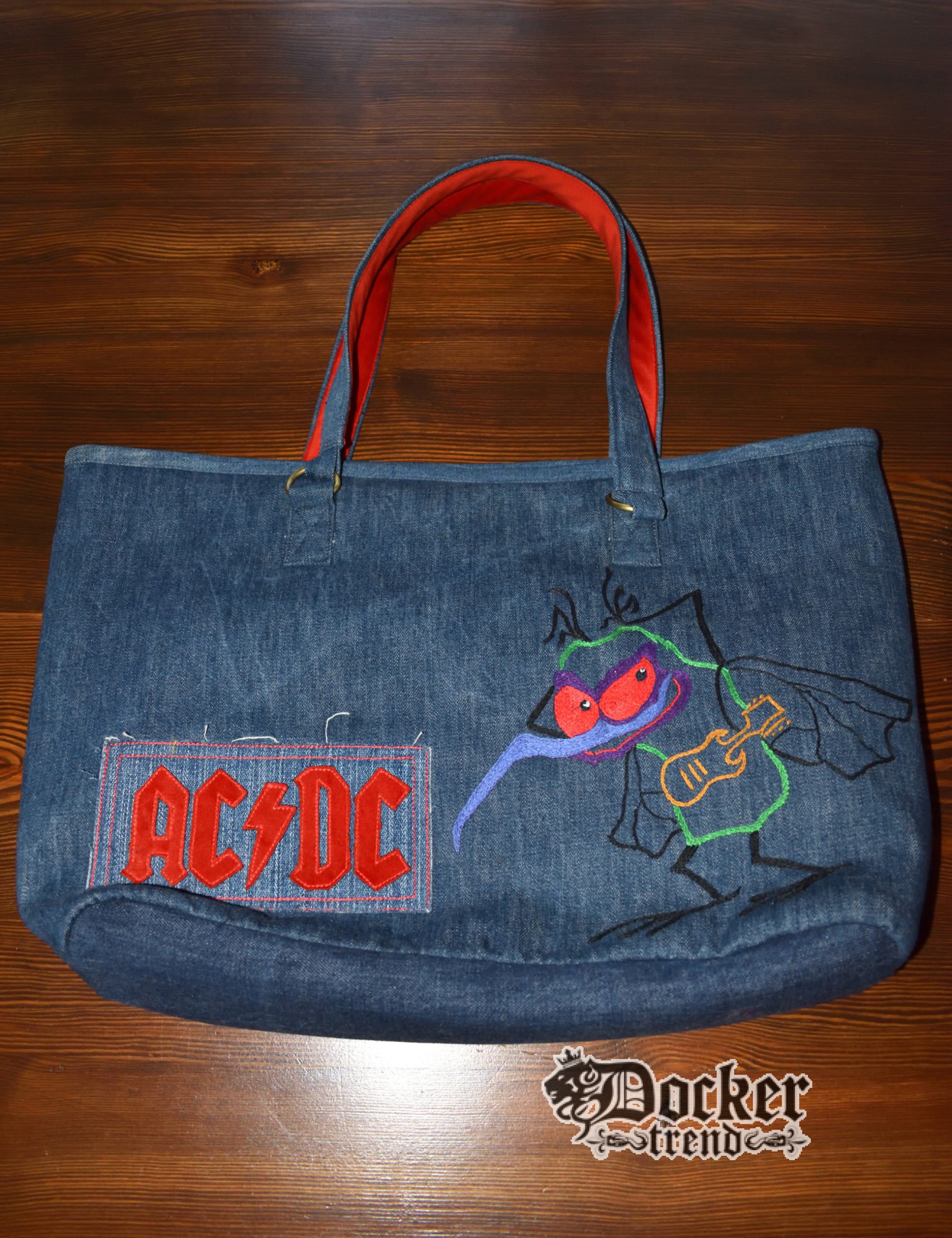 Сумка с ручной вышивкой AC/DC